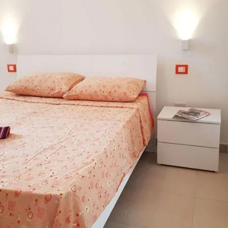 בית נופש Trilo Torre Dell Orso 5 Posti Pt33